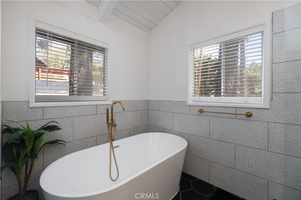 33163 Holcomb Creek Property Photo 17