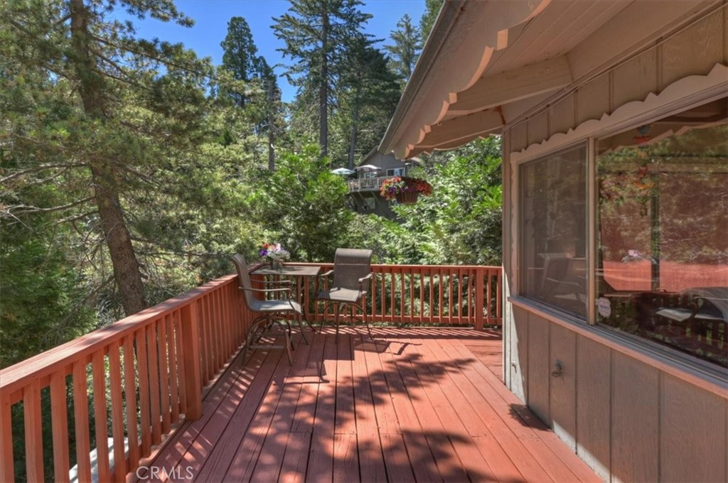 1069 Jungfrau Drive Property Photo 3