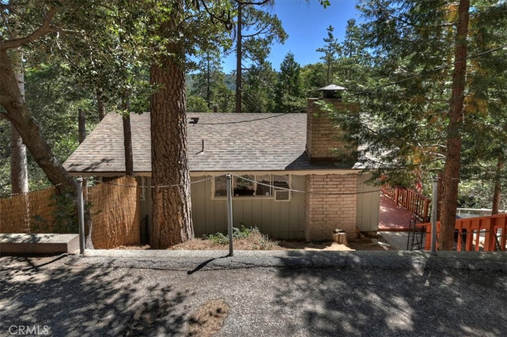 1069 Jungfrau Drive Property Photo 4