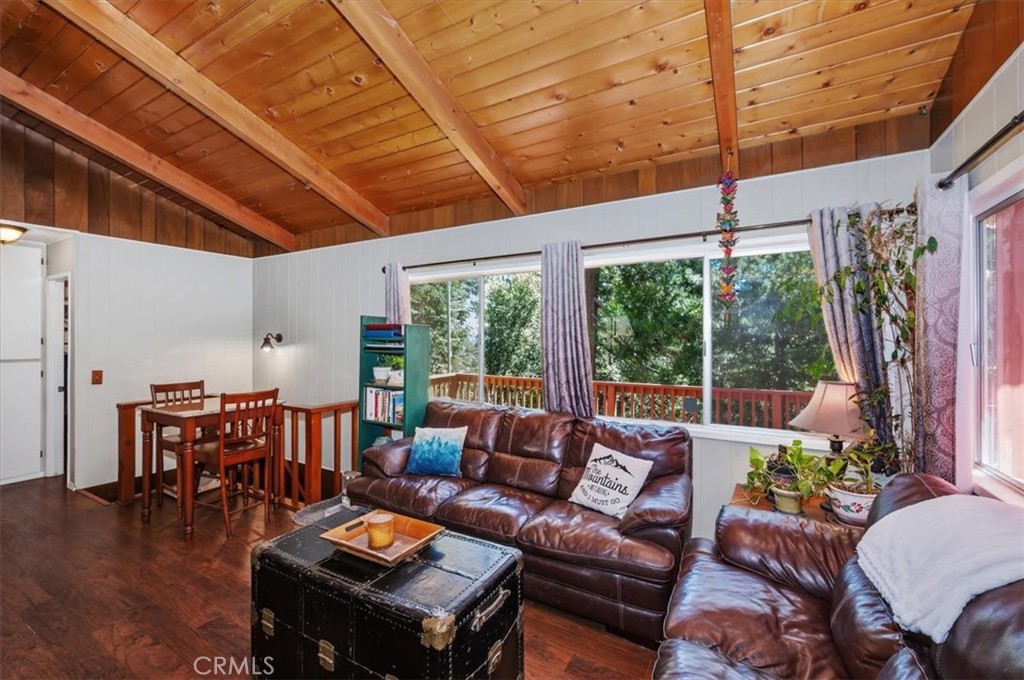 1069 Jungfrau Drive Property Photo 8