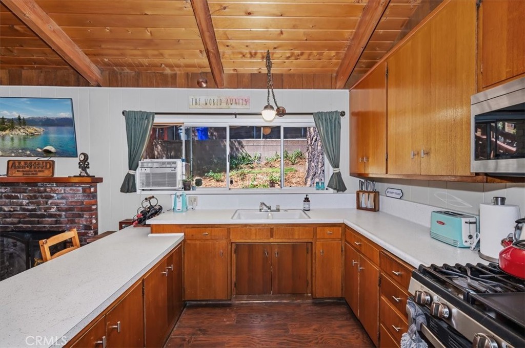 1069 Jungfrau Drive Property Photo 12