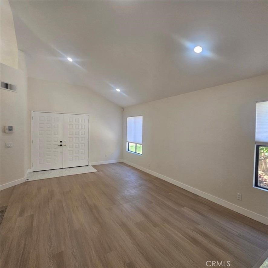 2951 Wimbledon Property Photo 3