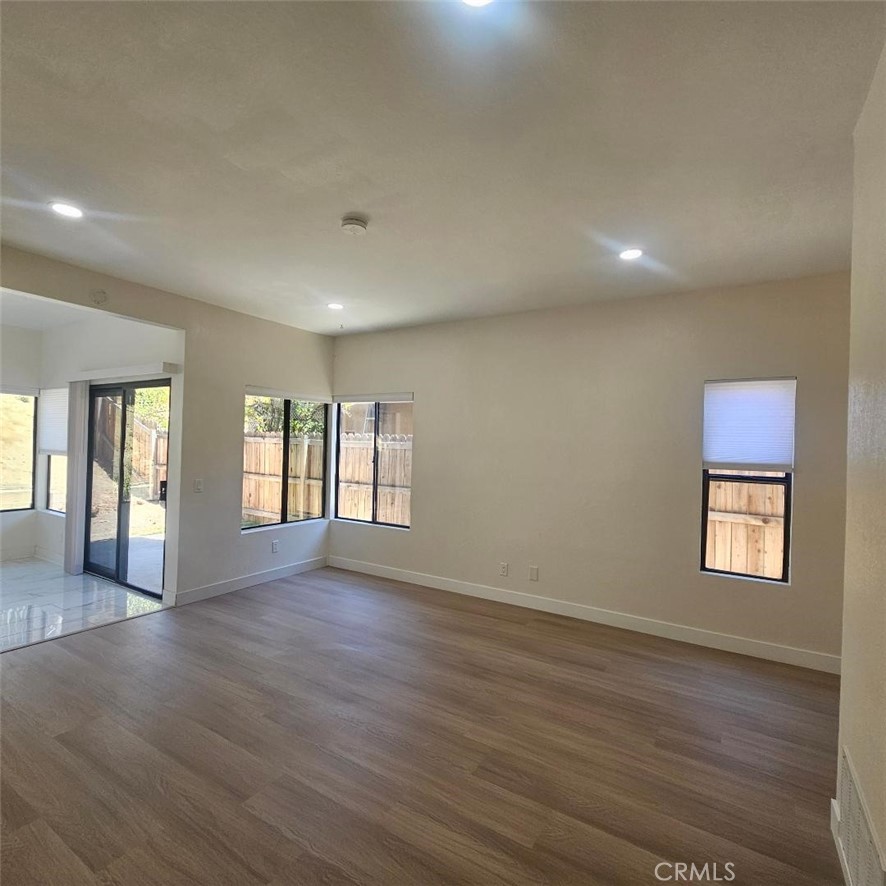 2951 Wimbledon Property Photo 7