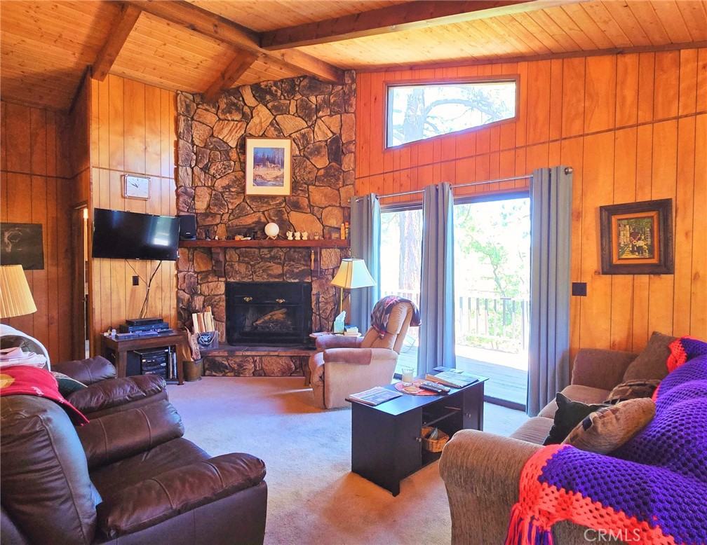 41620 Thrush Court Property Photo 4