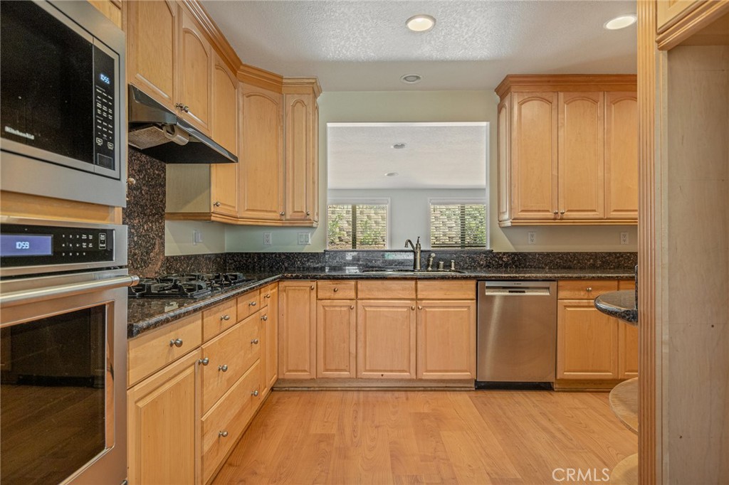 940 Carob Property Photo 14