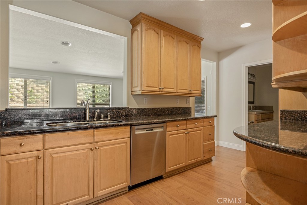 940 Carob Property Photo 15