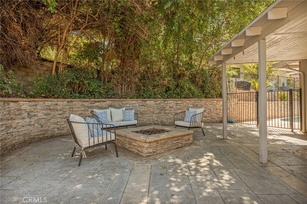 940 Carob Property Photo 30