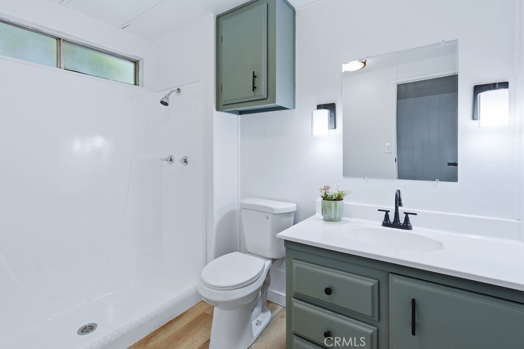 22899 Byron Road 24 Property Photo 32