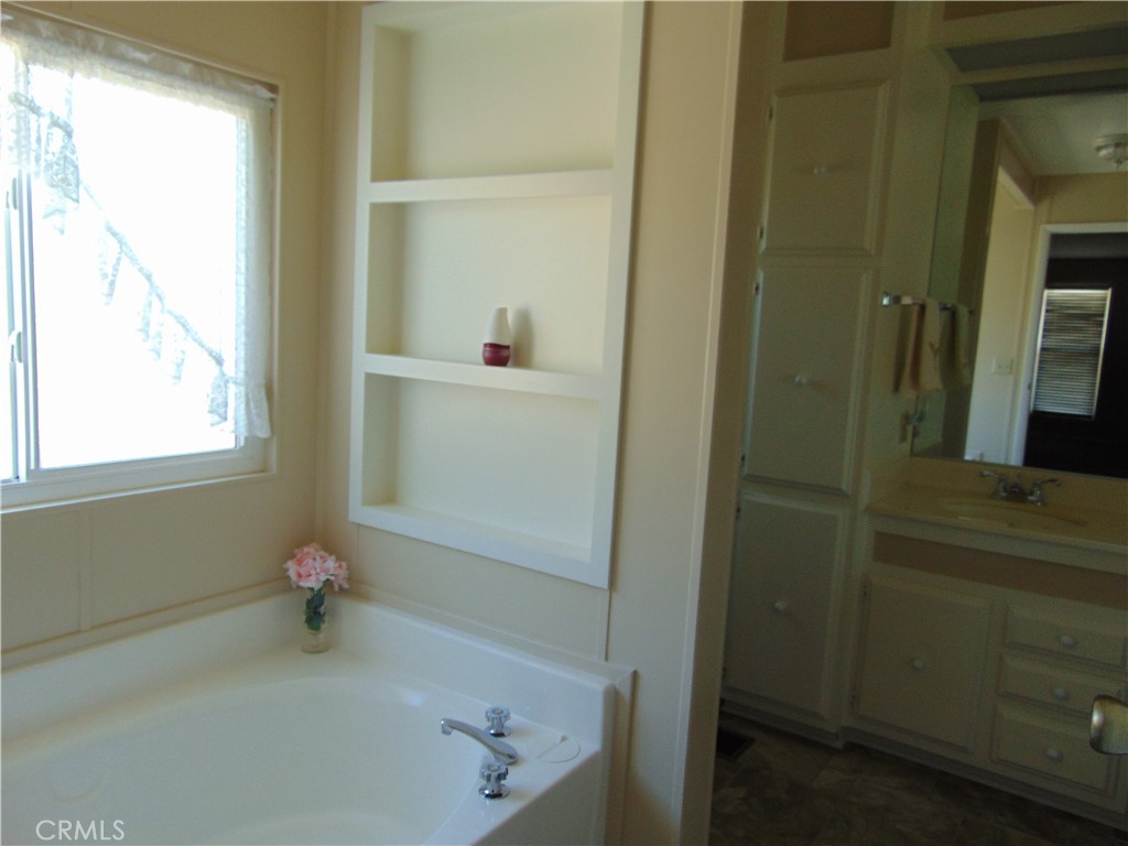 35550 Champagne Property Photo 19
