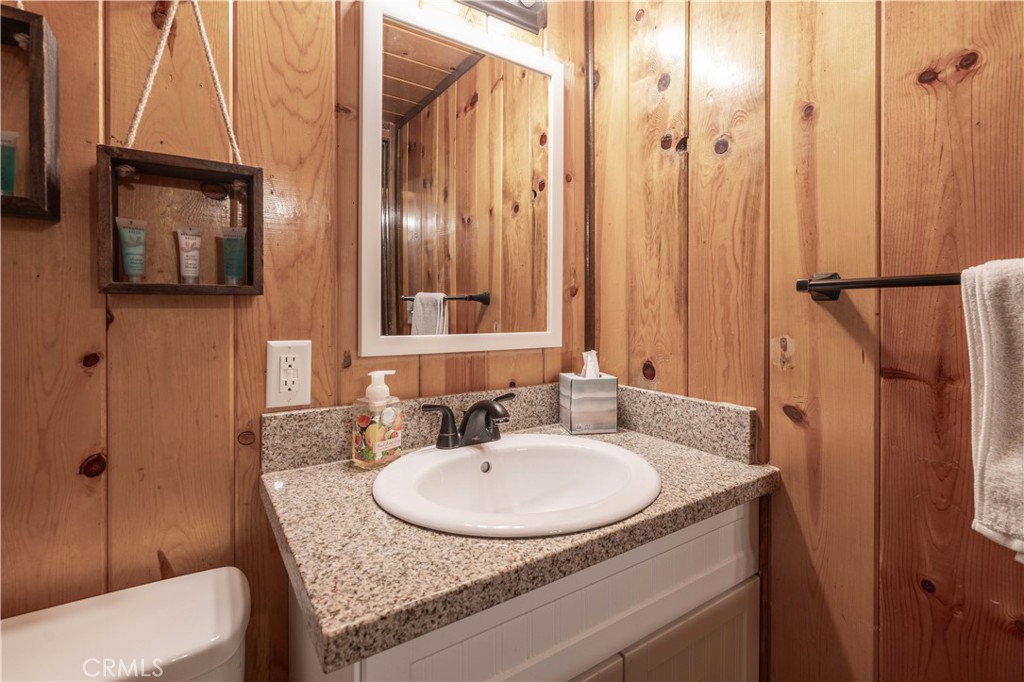 1157 Anita Property Photo 14
