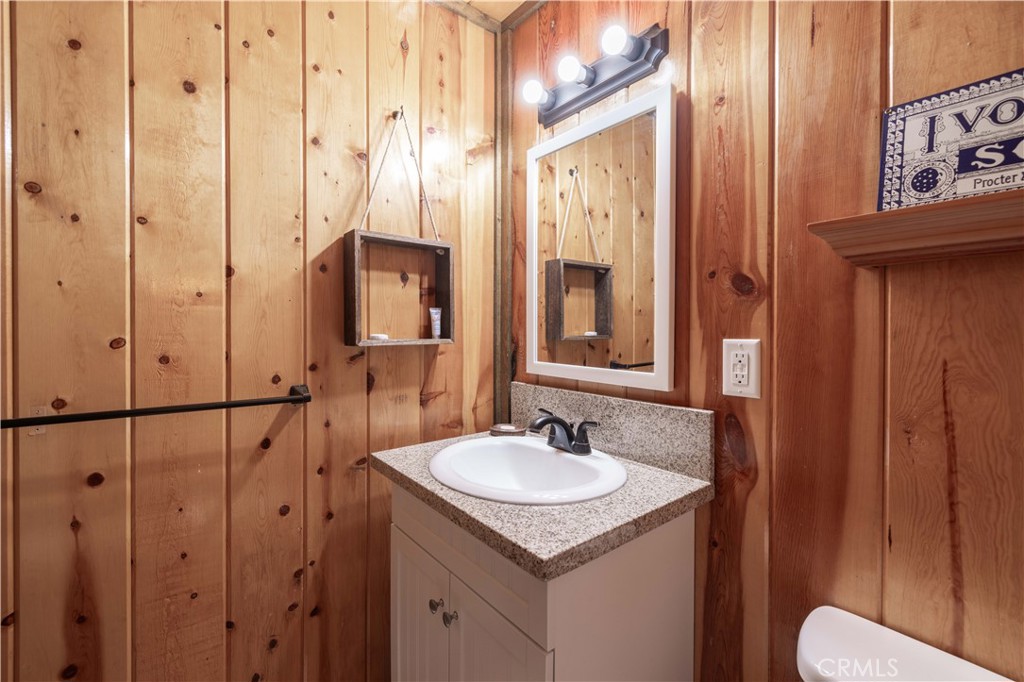 1157 Anita Property Photo 15