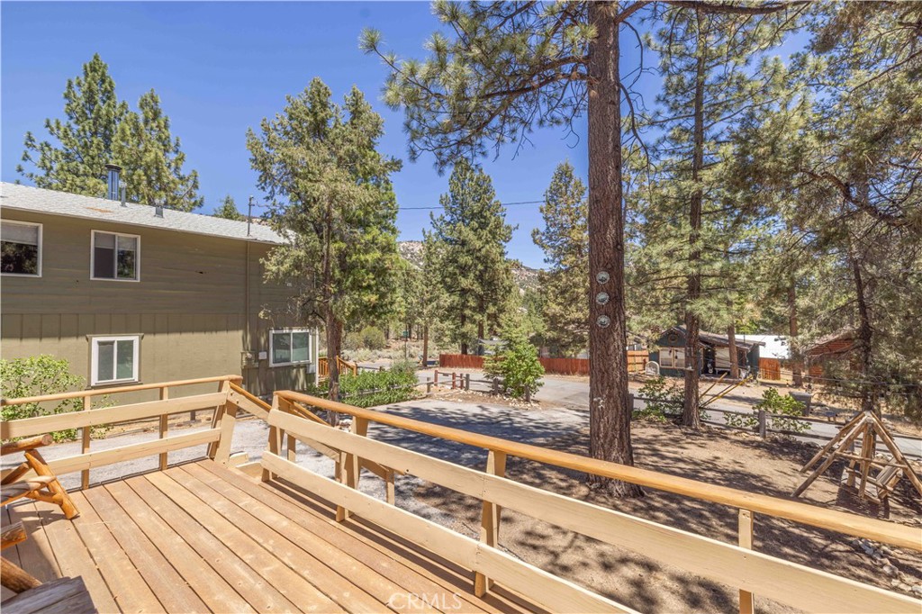 1157 Anita Property Photo 32