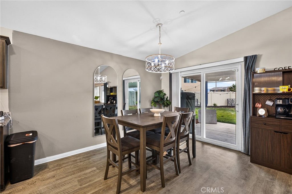693 Rose Thorn Property Photo 14