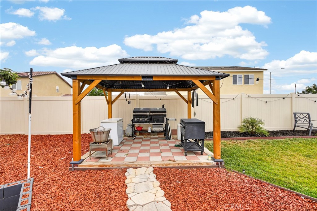 693 Rose Thorn Property Photo 31