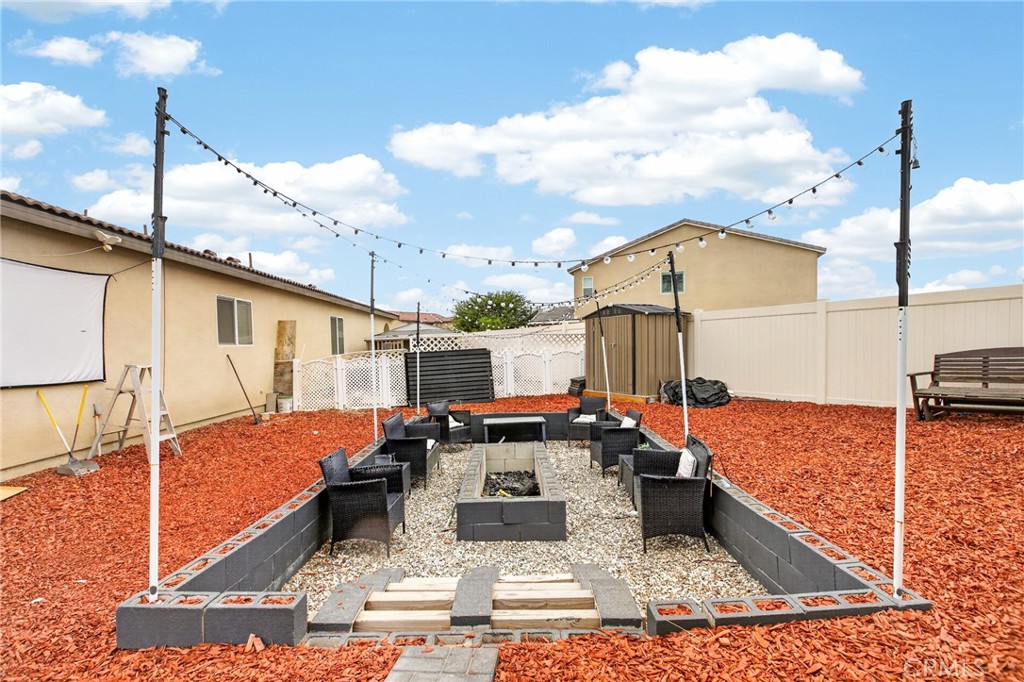 693 Rose Thorn Property Photo 32