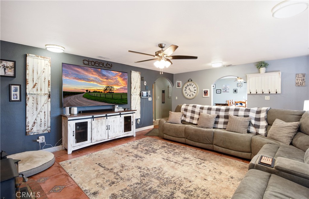 1529 Olive Property Photo 3