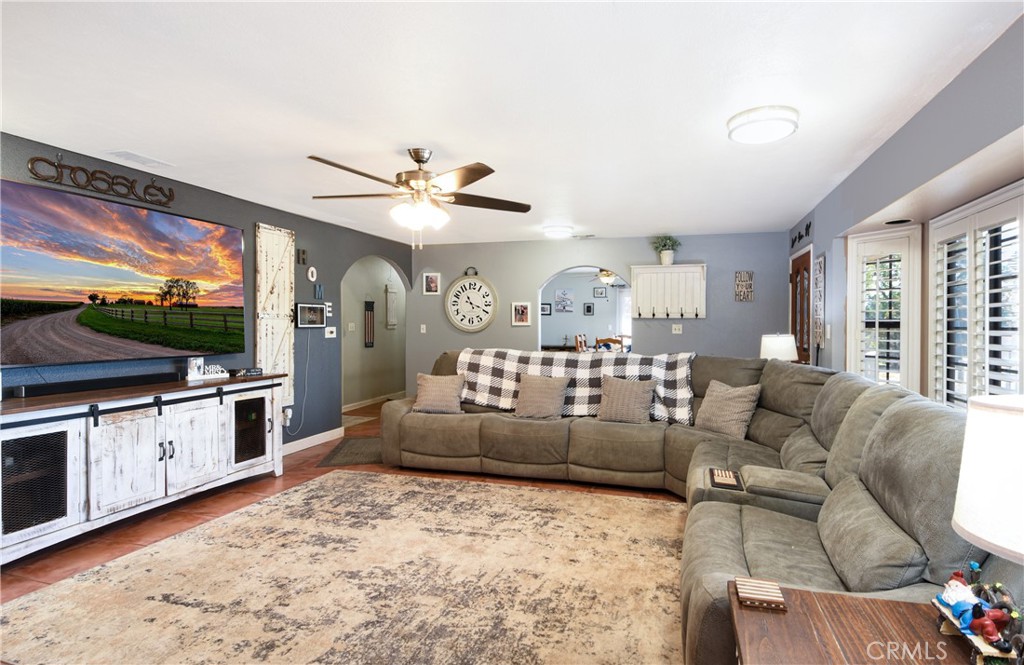 1529 Olive Property Photo 4