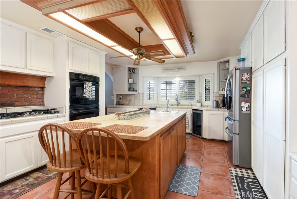 1529 Olive Property Photo 9