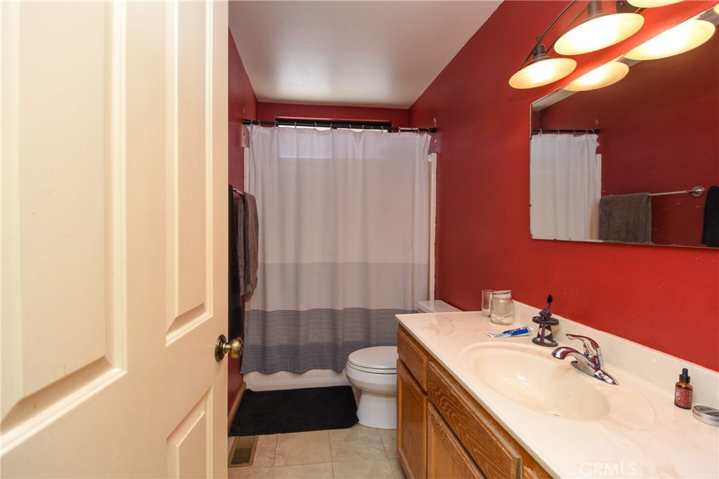 1529 Olive Property Photo 27