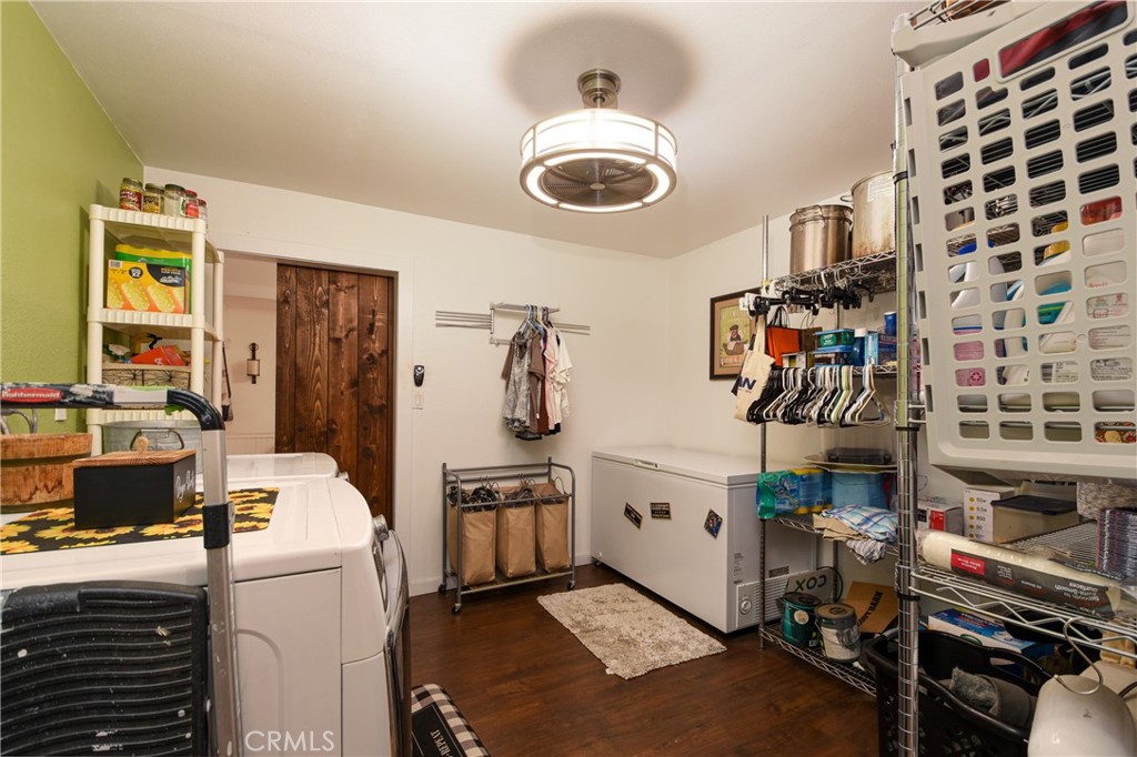 1529 Olive Property Photo 29