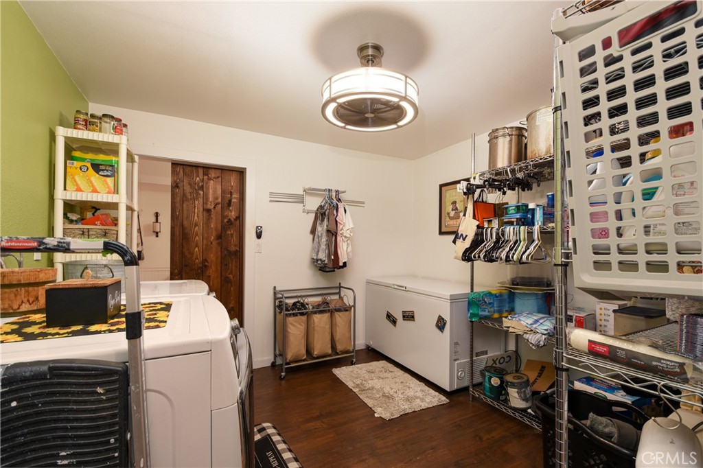 1529 Olive Property Photo 29