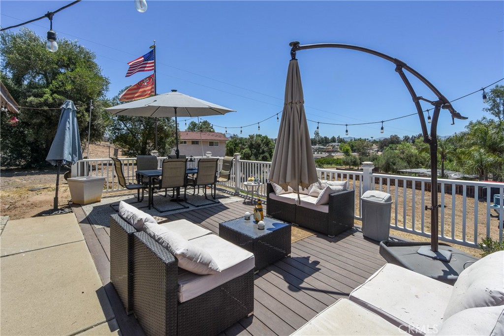 1529 Olive Property Photo 30