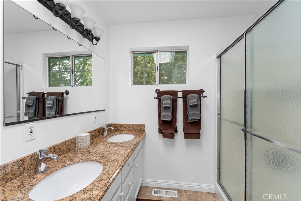 955 Teakwood Drive Property Photo 13