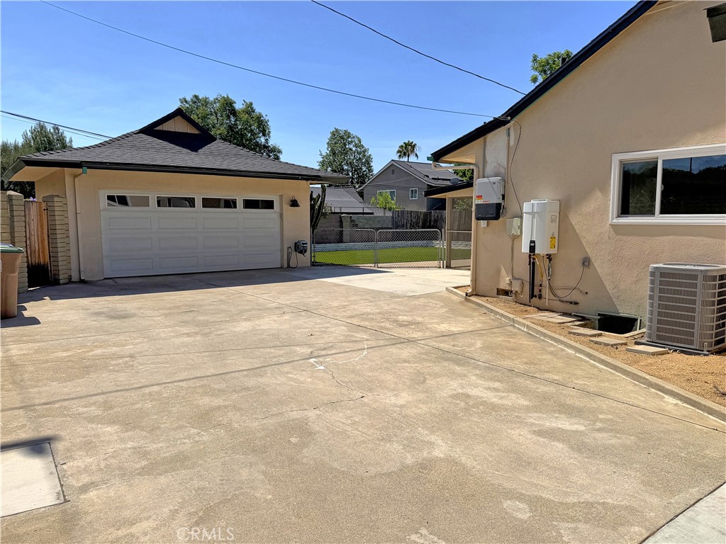 840 Northwestern Property Photo 5
