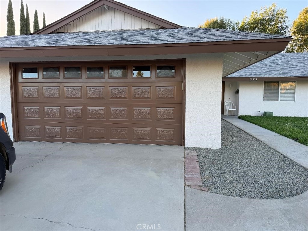 10959 Collett Property Photo 2
