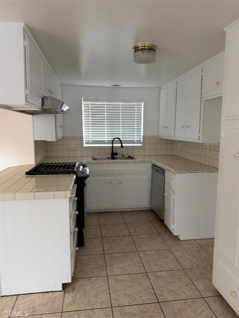 10959 Collett Property Photo 3