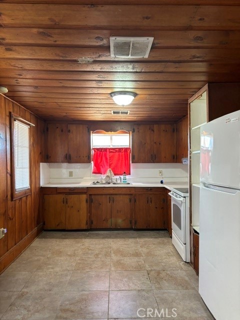 6701 Mountain View Ave. Property Photo 3