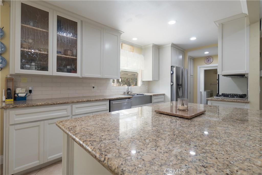 2501 Deodar Property Photo 14