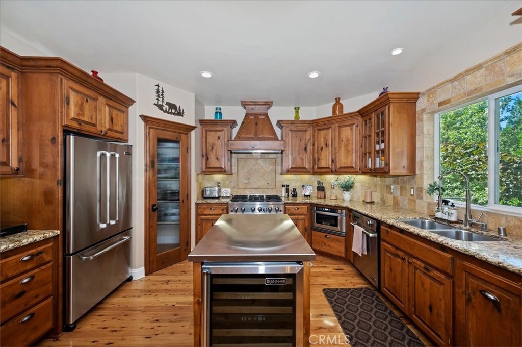 1036 Sandalwood Property Photo 11