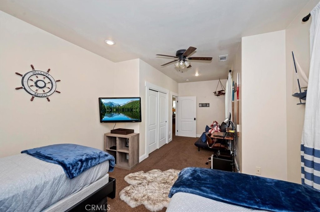 1036 Sandalwood Property Photo 32
