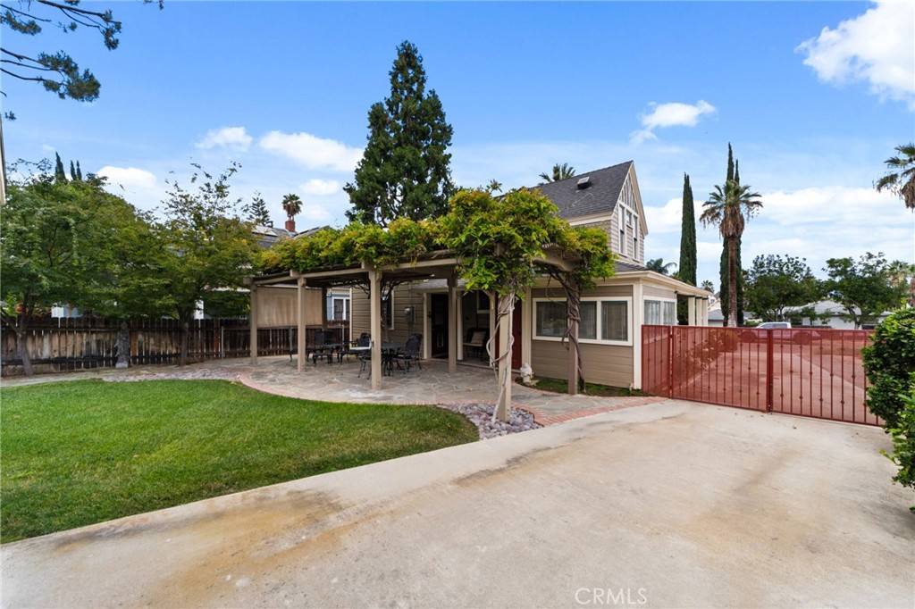 711 Chestnut Property Photo 36