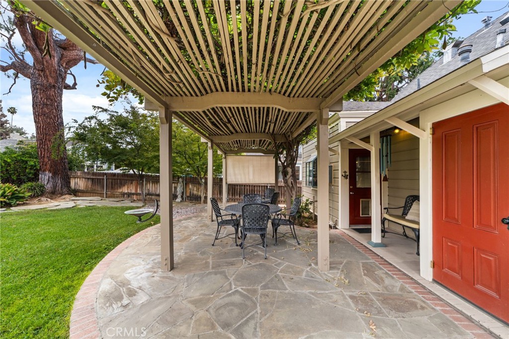 711 Chestnut Property Photo 37