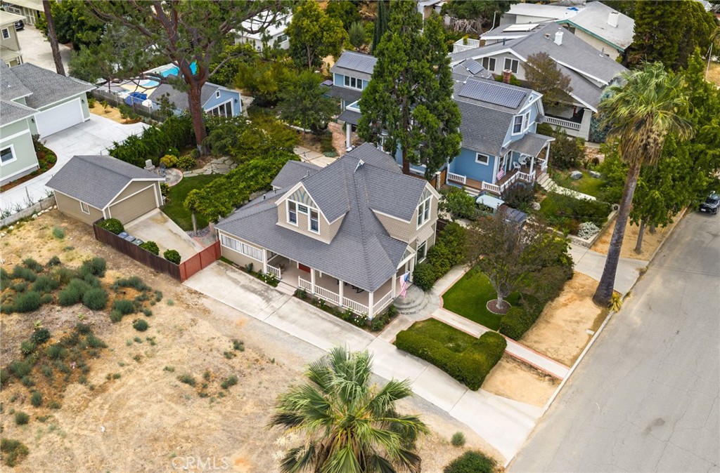 711 Chestnut Property Photo 45
