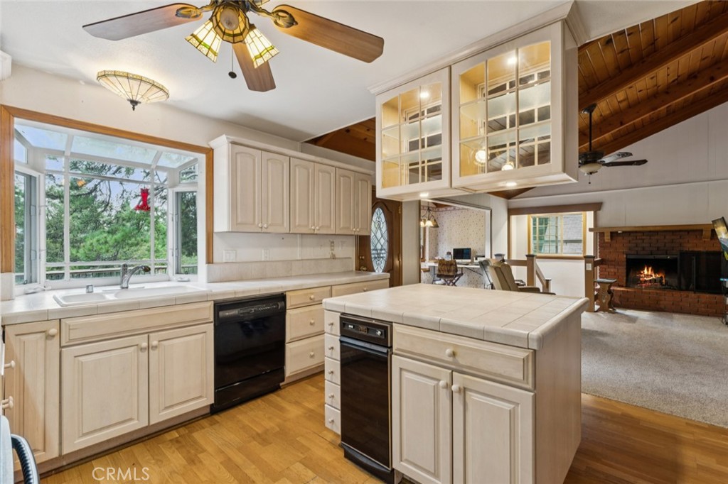 24899 Basel Property Photo 5