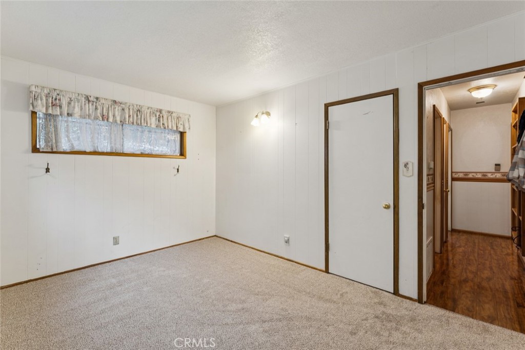 24899 Basel Property Photo 17