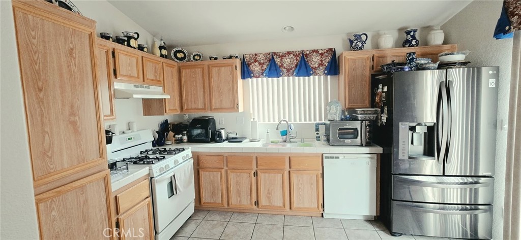 14758 Sandstone Property Photo 4