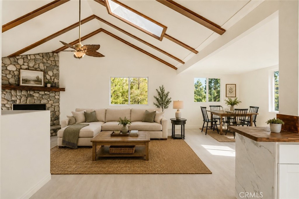 1207 Aleutian Property Photo 7