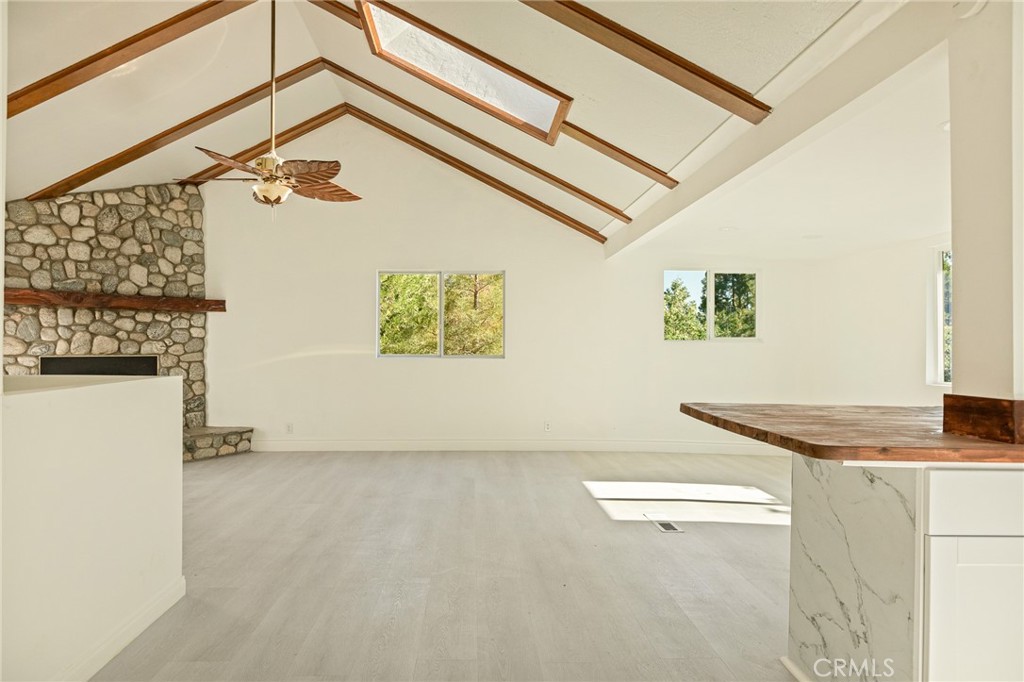 1207 Aleutian Property Photo 9