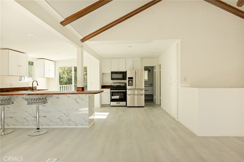 1207 Aleutian Property Photo 12