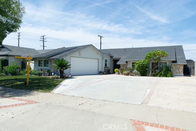 121 E Chestnut Property Photo