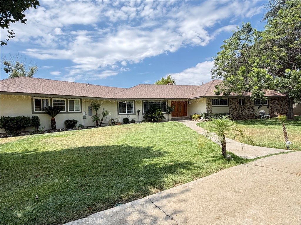 9359 Avenida San Timoteo Property Photo 1