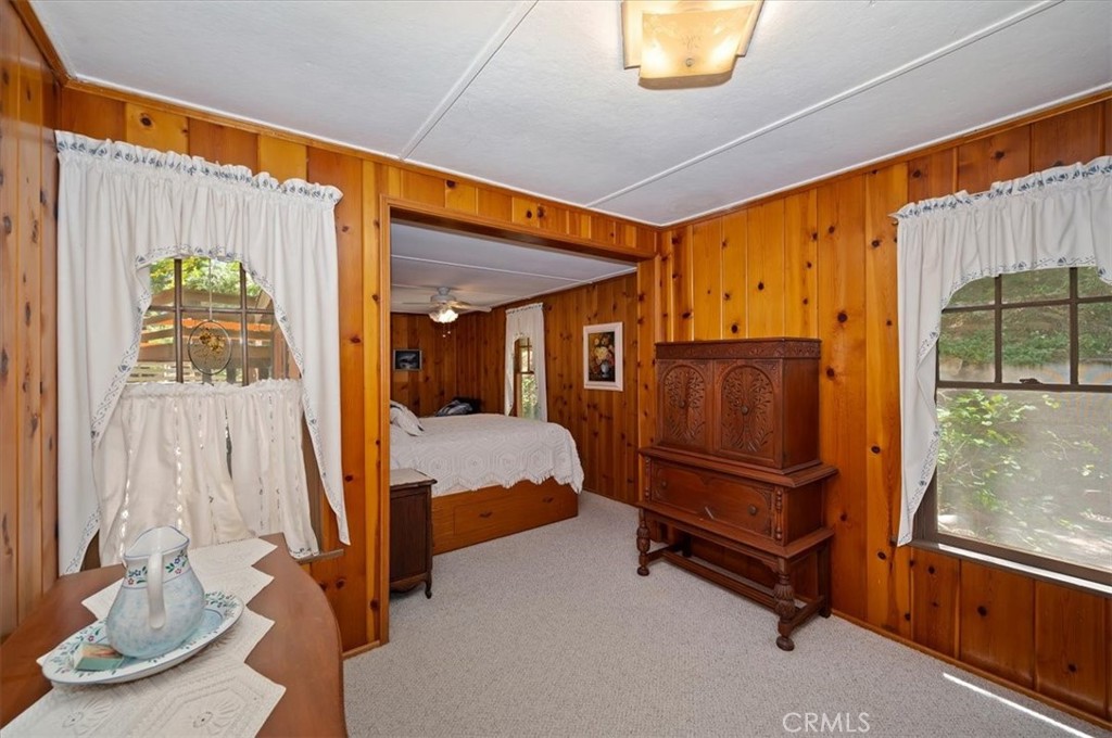 563 E Victoria Court Property Photo 25