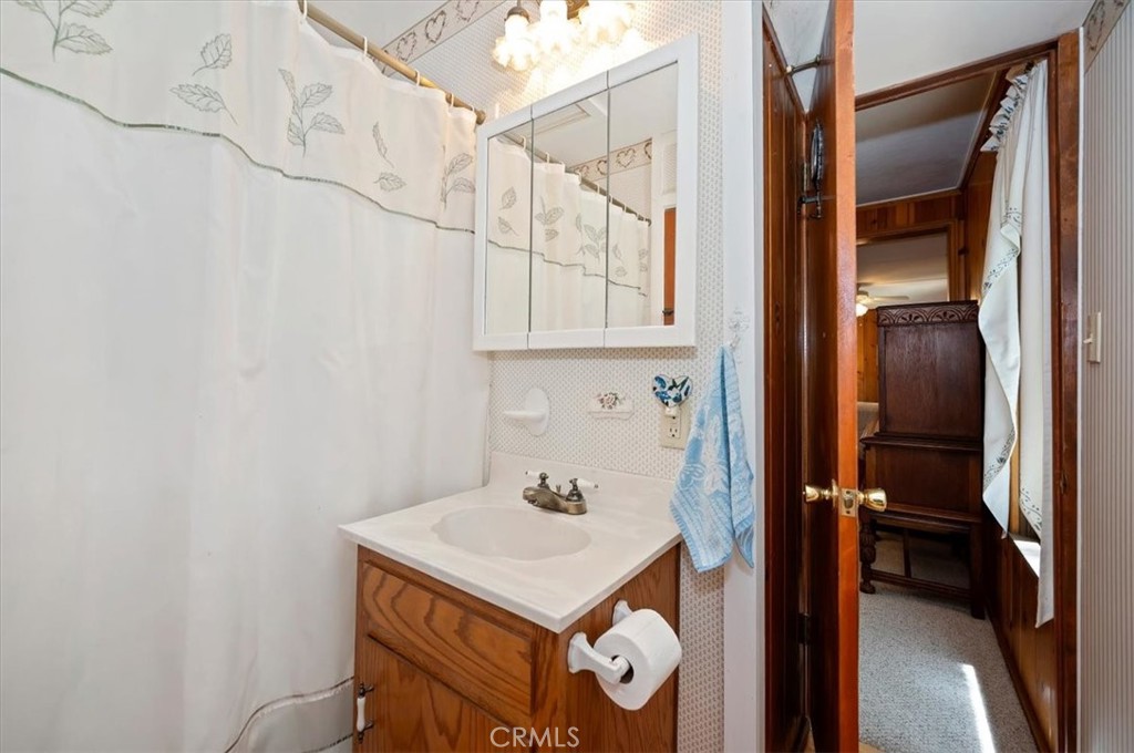 563 E Victoria Court Property Photo 28
