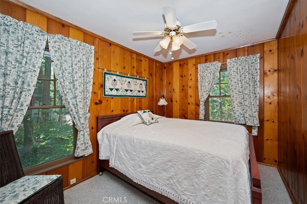 563 E Victoria Court Property Photo 29