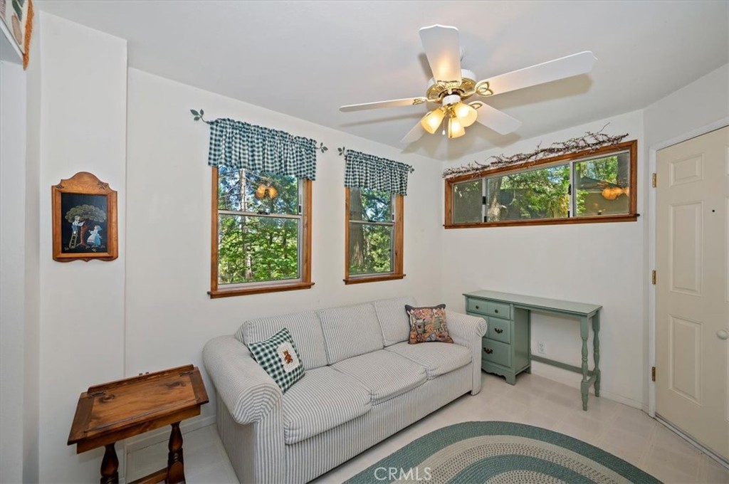 563 E Victoria Court Property Photo 31