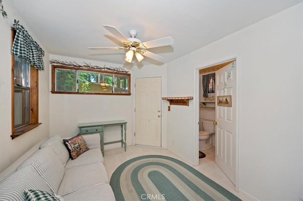 563 E Victoria Court Property Photo 32